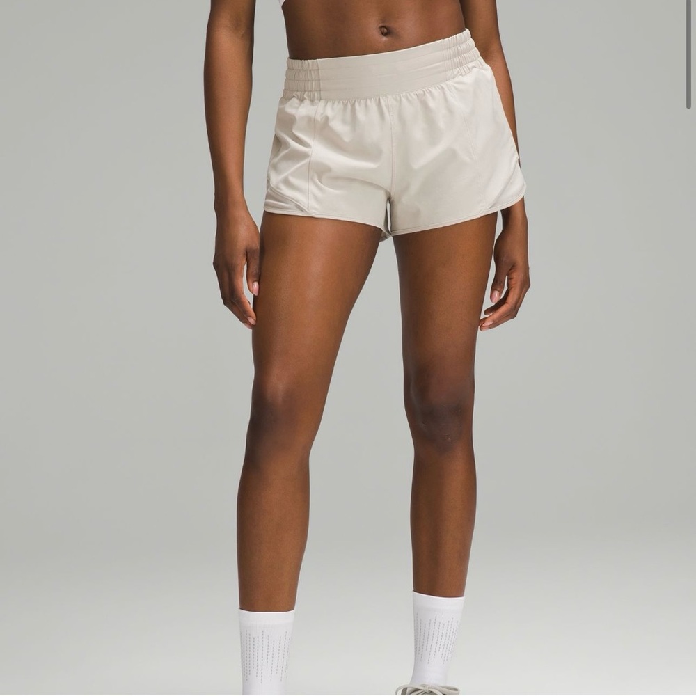 Lululemon Mojave Tan High Rise 2.5 inch Hotty Hot Shorts